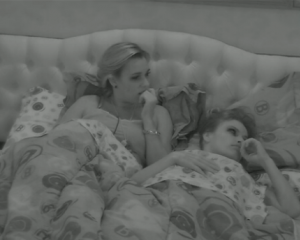 BBB 13: Natália diz "Foi difícil não transar com Yuri"